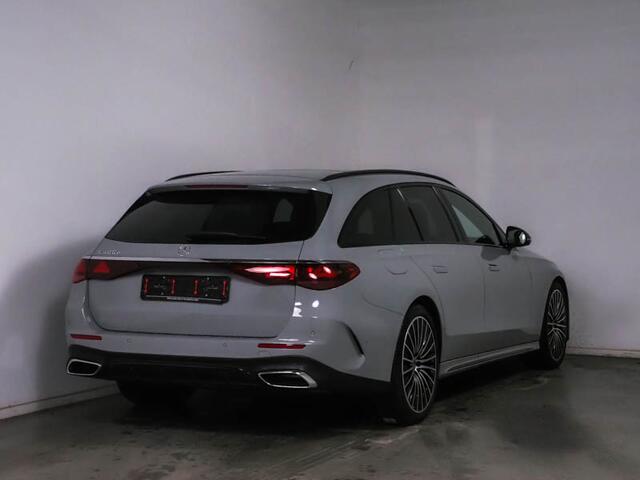 Mercedes-Benz E-estate 300 e AMG Plug-In Hybride AMG Line | Night Pakket | Panorama Schuif-Kanteldak | 20 Inch AMG Velgen | Distronic | Rijassistentiepakket plus. Inclusief 24 maanden MB Certified garantie voor Europa.