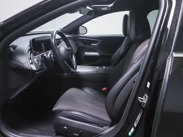 Mercedes-Benz E-estate 300 e Plug-In Hybride Distronic | Verlichte Grill | AC en DC Lader | Zwarte Hemel | Keyless-Go. Inclusief 24 maanden MB Certified garantie voor Europa.
