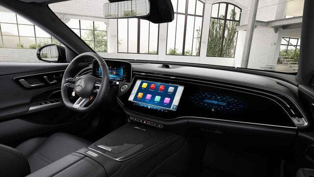 Mercedes-Benz E-estate AMG 53 4MATIC+ | Premium plus | Superscreen | Carbon exterieur | Massage | Carbon interieur | Night pakket 1 en 2 | 21 inch |