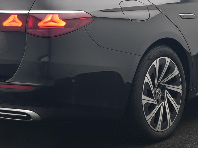 Mercedes-Benz E-estate 300 e Luxury Line Plug In Hybrid 313pk Dealer O.H PHEV | Luchtvering | Trekhaak af Fabriek | Lederen Comfortzetels Memory | Adaptive Cruise | Burmester 4D | Digital LED | 360 Camera | Keyless | Sfeerverlichting |