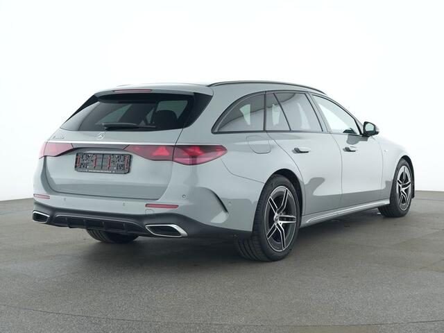 Mercedes-Benz E-estate 300 e AMG Plug-In Hybride AMG | Night Pakket | Trehaak | Burmester® | Panorama Schuif-Kanteldak | Stuur en Stoelverwarming. Inclusief 24 maanden MB Certified garantie voor Europa.