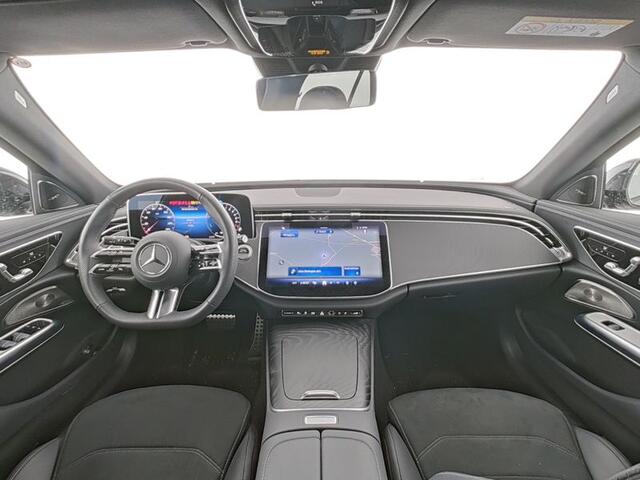 Mercedes-Benz E-estate 300 e AMG Plug-In Hybride AMG | Night Pakket | Trehaak | Burmester® | Panorama Schuif-Kanteldak | Stuur en Stoelverwarming. Inclusief 24 maanden MB Certified garantie voor Europa.