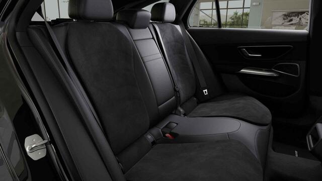 Mercedes-Benz E-estate 300 e AMG Line | Premium | Panoramadak | 20 inch | Trekhaak | Night pakket |