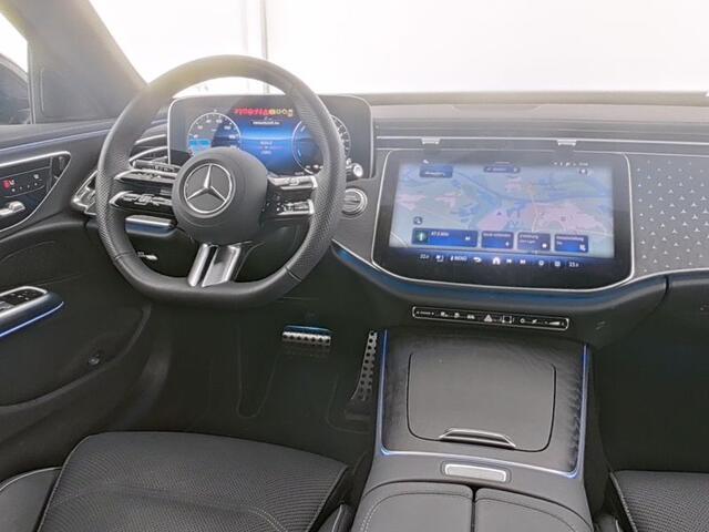 Mercedes-Benz E-estate 300 e AMG Nightpakket Plug-In Hybride | Airmatic | Trekhaak | Distronic | Sluitbekrachtiging | Memory | Dode Hoek Ass | Inclusief 24 maanden Mercedes-Benz Certified garantie voor Europa.