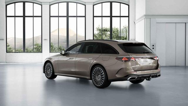 Mercedes-Benz E-estate 300 e AMG Line | Premium | Panoramadak | Trekhaak | Night pakket | 20 inch | Digital light | 360 camera | Memory |