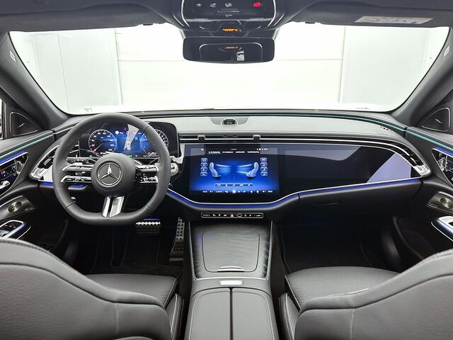Mercedes-Benz E-estate 300 e Sport Edition | Premium pakket | Nightpakket | Rijassistentiepakket Plus | Trekhaak | 20 inch AMG velgen | Stoelventilatie voor | 360° camera | Burmester® 4D sound system | MBUX Superscreen | Augmented Reality navigatie |