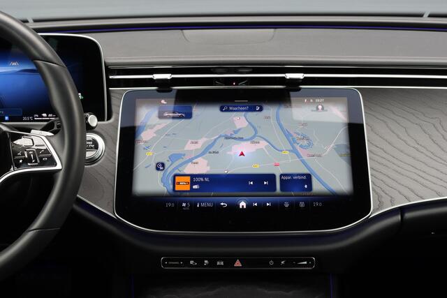 Mercedes-Benz E-estate 300 e Luxury Line Aut9 | Distronic Pro | Keyless Go | Camera | Dodehoekassistent | High Perf. LED | Zitcomfortpakket |