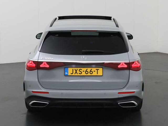 Mercedes-Benz E-estate 300 e AMG Line | Luchtvering | Panoramadak | Burmester 4D | 20 inch | Trekhaak | Night pakket |