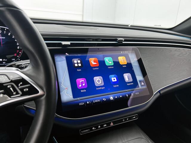 Mercedes-Benz E-estate 300 e Luxury Line Plug-In Hybride Trekhaak | Rijassistentiepakket plus | Parkeerpakket met 360°-camera | Distronic | Sfeerverlichting. Inclusief 24 maanden MB Certified garantie voor Europa.