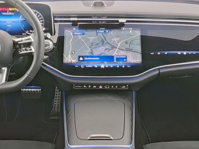 Mercedes-Benz E-estate 300 e AMG Plug-In Hybride AMG Line | Night Pakket | Trekhaak | MBUX Superscreen | 20 Inch AMG Velgen | Ledkoplampen. Inclusief 24 maanden MB Certified garantie voor Europa.