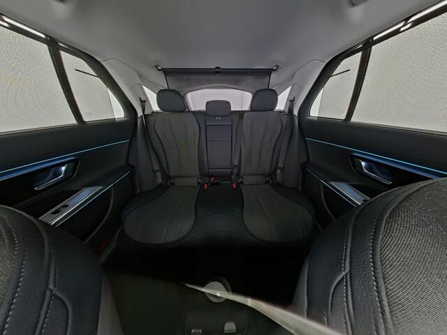 Mercedes-Benz E-estate 300 e Luxury Plug-In Hybride Trekhaak | Parkeerpakket met 360°-camera | Distronic | Zonneschermpakket | Ledkoplampen. Inclusief 24 maanden Mercedes-Benz Certified garantie voor Europa.