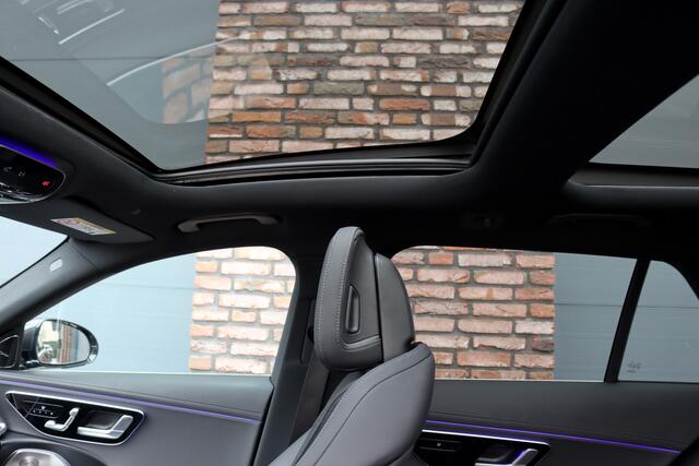 Mercedes-Benz E-estate 300 e AMG Line | Hyperscreen | Luchtvering | Distronic+ | Trekhaak | Burmester | HUD | Verwarmd Stuurwiel | Panoramadak | Digital Light | Achterbank Verwarmd |