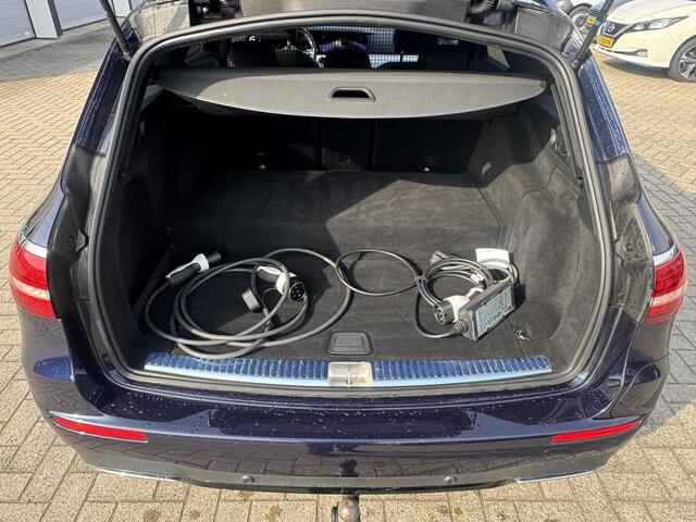 Mercedes-Benz E-estate 300 e AMG Line Panoramadak | Camera | trekhaak