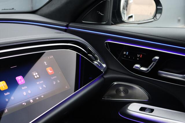 Mercedes-Benz E-estate 300 e Exclusive Line Premium | Hyperscreen | Luchtvering | Massage | Stoelventilatie | Burmester | Nappa Leder | Panoramadak | HUD | 3D-Display | Digital Light | Augmented Reality |