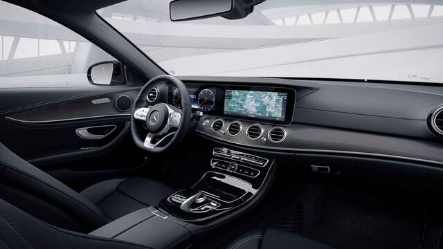 Mercedes-Benz E-estate 220 d Premium Plus | AMG | Night | Panoramadak | Multibeam | Rijassistentiepakket |