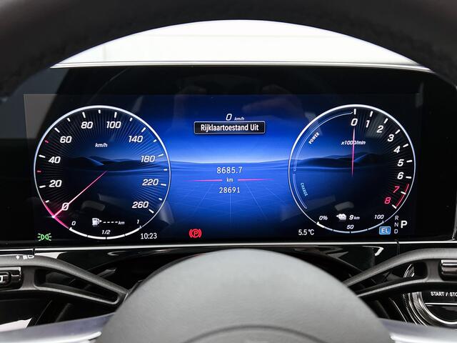 Mercedes-Benz E-estate 300 e AMG Plug-In Hybride | AMG Line | Night Pakket | Trekhaak | MBUX Superscreen | Panoramadak | 20 Inch AMG velgen | Inclusief 24 maanden MB Certified garantie voor Europa.