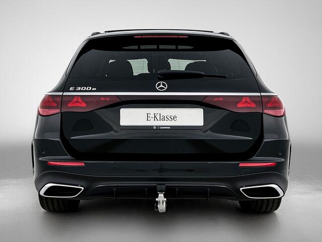Mercedes-Benz E-estate 300 e Business Solution AMG | Winterpakket | Nightpakket | Comfortpakket Plus | Trekhaak | Panoramaschuifdak | Head-up display | Sierelement in openporig zwart essenhout met Mercedes - Benz patroon |