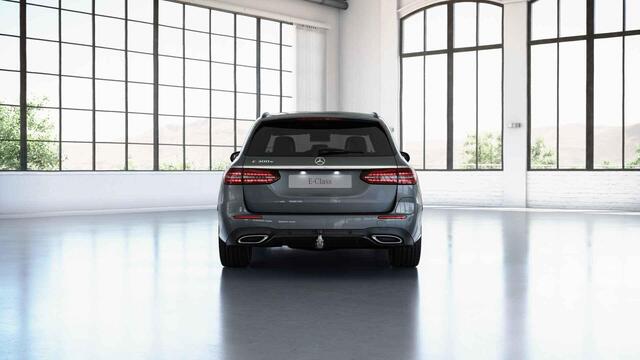 Mercedes-Benz E-estate 300 e Business Solution AMG | Night | Panoramadak | Trekhaak | Widescreen | Stoelverwarming | 360 graden camera |