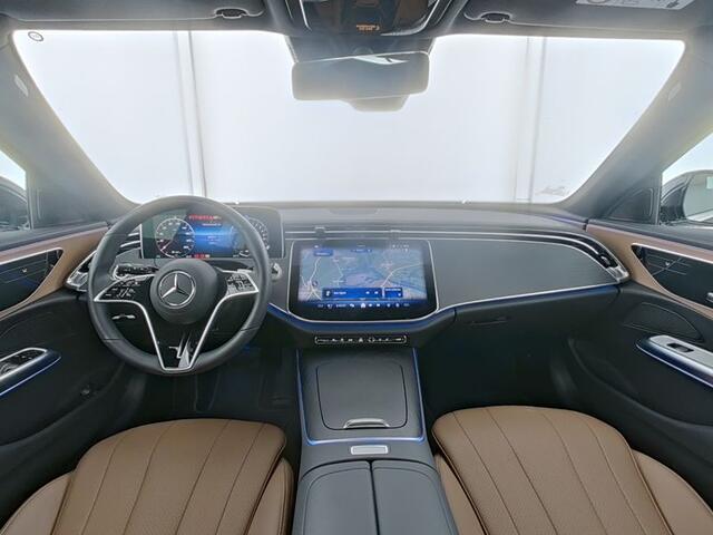 Mercedes-Benz E-estate 300 e Luxury Plug-In Hybride Trekhaak | Ledkoplampen | Distronic | Memory Voorstoelen | Zwarte Hemel | Stuur en Stoelverwarming. Inclusief 24 maanden Mercedes-Benz Certified garantie voor Europa.