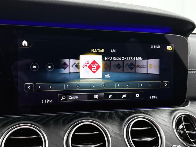 Mercedes-Benz E-estate 300 e AMG Line AMG Styling Inclusief 24 maanden Mercedes-Benz Certified garantie voor Europa.