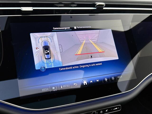 Mercedes-Benz E-estate 300 e AMG Plug-In Hybride AMG | Night Pakket | Panorama Schuif-Kanteldak | MBUX Superscreen | Trekhaak | Stuur en Stoelverwarming. Inclusief 24 maanden Mercedes-Benz Certified garantie voor Europa.