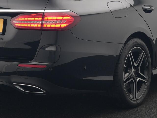 Mercedes-Benz E-estate 300 e AMG Line PHEV 320pk Dealer O.H. | Panodak | Camera | Alcantara Sportstoelen Verwarmd | Sfeerverlichting | Blis | Apple Carplay | Night Pakket | Virtual | Navigatie | DAB | Plug In Hybrid |