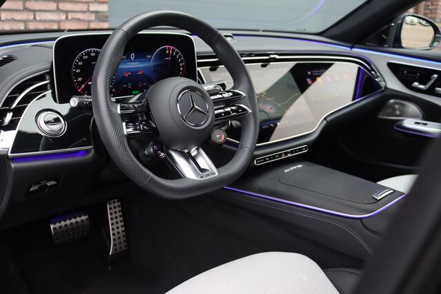 Mercedes-Benz E-estate AMG 53 4MATIC+ Premium+ | 585pk | Hyperscreen | Achterasbesturing | Distronic | Zonweringspakket | Trekhaak | Verwarmd Stuurwiel | HUD | Burmester | 3D-Display |
