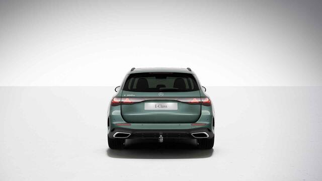 Mercedes-Benz E-estate 300e Business Solution AMG | Panoramaschuifdak | Winterpakket | Trekhaak | Advanced pakket | DIGITAL LIGHT |