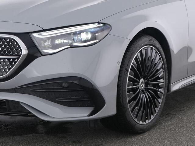 Mercedes-Benz E-estate 300 e AMG Plug-In Hybride Luchtvering | AMG Line Night Pakket | Trekhaak | 20 Inch AMG Velgen | Parkeerpakket met 360°-camera. Inclusief 24 maanden MB Certified garantie voor Europa.
