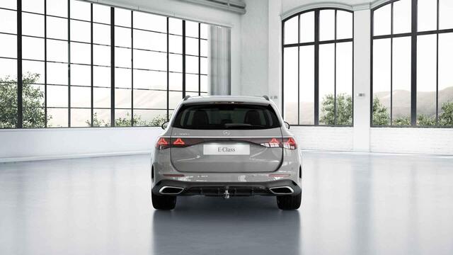 Mercedes-Benz E-estate 300e Business Solution AMG | Panoramaschuifdak | Trekhaak | Premium pakket | DIGITAL LIGHT |