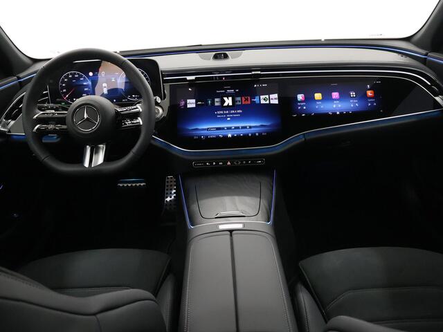Mercedes-Benz E-estate 300e Sport Edition | AMG | Panoramaschuifdak | Trekhaak | 360° camera | DIGITAL Light | Superscreen | 20" AMG velgen | Stoelverwarming voor |