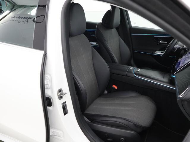 Mercedes-Benz E-estate 300 e Luxury Line | Achteruitrijcamera | Winter Pakket | 19" lichtmetalen velgen | Apple Carplay |