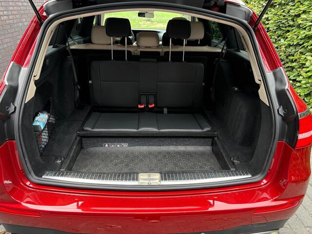 Mercedes-Benz E-estate 200 4MATIC Premium Plus 7p. | VOL! | Trekhaak | Burmester | Luchtvering |