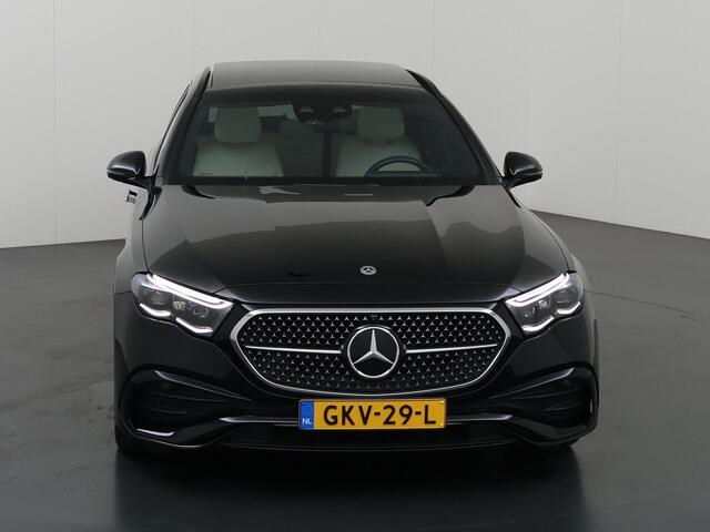 Mercedes-Benz E-estate 300 e AMG Line | Night | Panoramdak | Trekhaak | Burmester | Digital Light | Memory | Rijassistentiepakket |