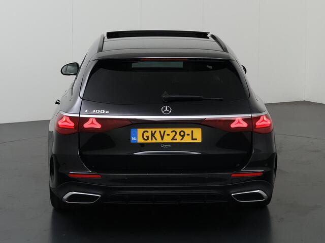 Mercedes-Benz E-estate 300 e AMG Line | Night | Panoramdak | Trekhaak | Burmester | Digital Light | Memory | Rijassistentiepakket |