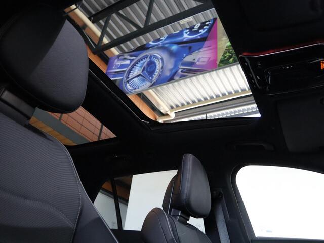 Mercedes-Benz E-estate 300e Sport Edition | AMG | Panoramaschuifdak | Premium pakket | Stoelventilatie | Superscreen | Rij-assistentiepakket Plus | Leder pakket | Burmester | 360° camera | DISTRONIC |