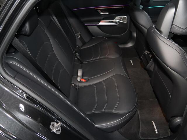 Mercedes-Benz E-estate 300e Sport Edition | AMG | Panoramaschuifdak | Premium pakket | Stoelventilatie | Superscreen | Rij-assistentiepakket Plus | Leder pakket | Burmester | 360° camera | DISTRONIC |