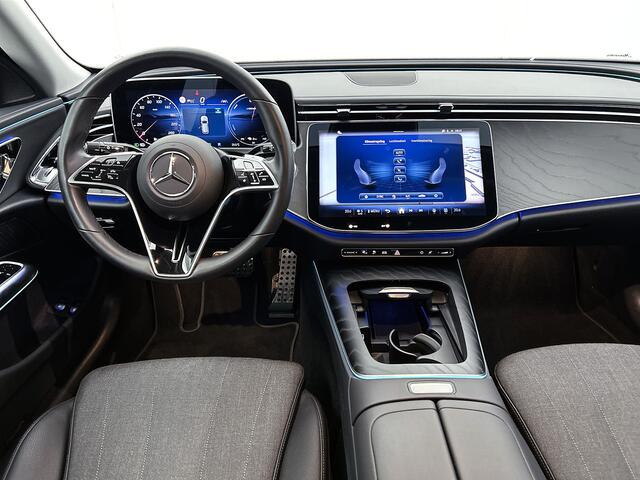 Mercedes-Benz E-estate 300 e Luxury Line | 360° camera | Trekhaak | Winterpakket | DIGITAL Light | Inclusief 24 maanden MB Certified garantie voor Europa.