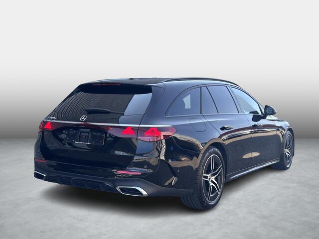Mercedes-Benz E-estate 300 e AMG Line | Hyperscreen | Trekhaak | Panoramadak