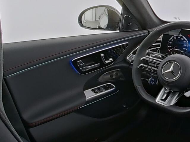 Mercedes-Benz E-estate Mercedes-AMG 53 4MATIC+ AMG Performance Sitz-Paket Advanced | AMG DYNAMIC PLUS Paket | Panorama Schuif-Kanteldak | Trekhaak. Inclusief 24 maanden Mercedes-Benz Certified garantie voor Europa.