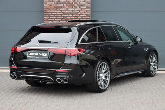 Mercedes-Benz E-estate AMG 53 4MATIC+ | Hyperscreen | Achterasbesturing | Trekhaak | Distronic | Burmester | Panoramadak | Surround Camera | Digital Light |