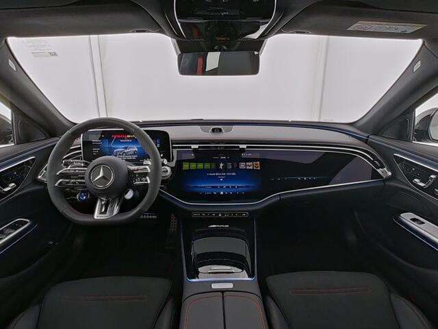 Mercedes-Benz E-estate Mercedes-AMG 53 4MATIC+ AMG DYNAMIC PLUS Paket | Trekhaak | MBUX Superscreen | Panorama Schuif-Kanteldak | AMG Real Performance Sound. Inclusief 24 maanden MB Certified garantie voor Europa.