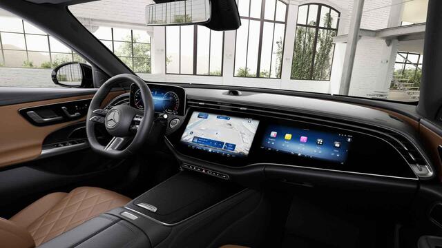 Mercedes-Benz E-estate 300e Business Solution AMG | Premium pakket | Winterpakket | Nappa Leder | Trekhaak | Stoelventilatie | Panoramisch schuifdak |