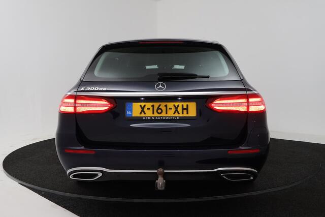 Mercedes-Benz E-estate 300 de Advantage (TREKHAAK, STOELVERWARMING, SFEERVERLICHTING, CRUISE ADAPTIEF, CAMERA)