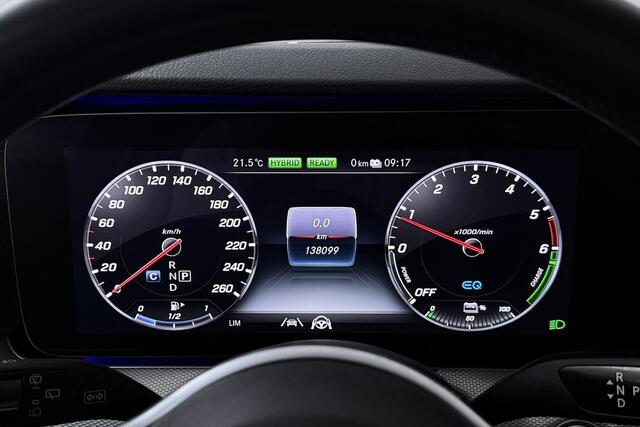 Mercedes-Benz E-estate 300 de Advantage (TREKHAAK, STOELVERWARMING, SFEERVERLICHTING, CRUISE ADAPTIEF, CAMERA)