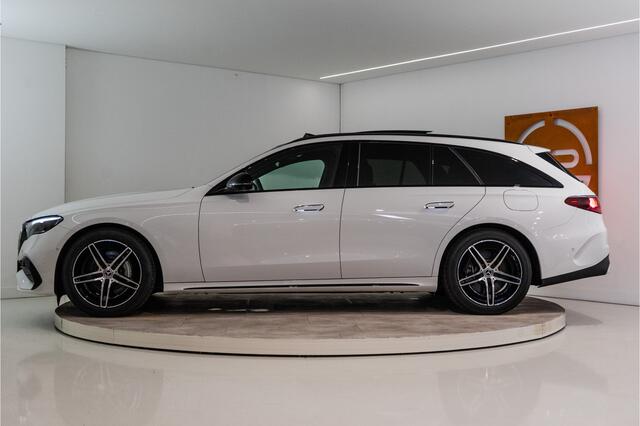 Mercedes-Benz E-estate 300 e Premium AMG 313PK | Pano | Sfeer | Trekhaak | Night | ACC&Dodehoek | Fabrieksgarantie