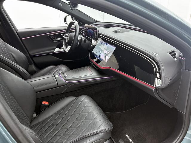Mercedes-Benz E-estate 300 e AMG Line Trekhaak | Widesreen Cockpit | Multiespaaks 20 ionch AMG wielen | Panoramadak | AMG Styling Inclusief 24 maanden Mercedes-Benz Certified garantie voor Europa.