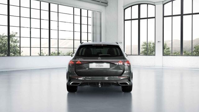 Mercedes-Benz E-estate 300 e Sport Edition | Trekhaak | Hyperscreen | Multispaaks | Panoramadak | Leder | Memory | Night |
