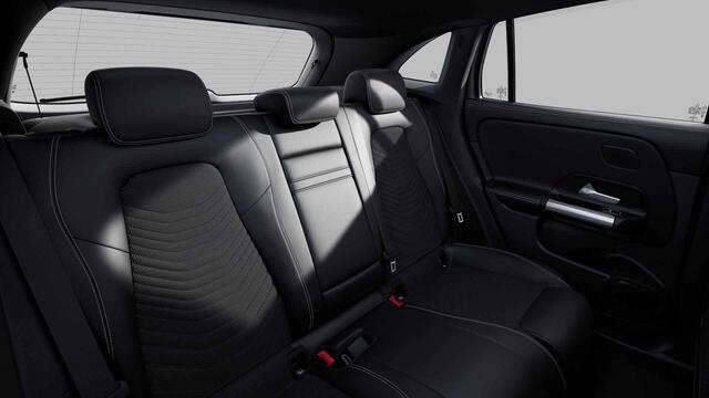 Mercedes-Benz EQA 250 Luxury Line 67 kWh | Facelift | Getint glas | Winter pakket | Apple Carplay |