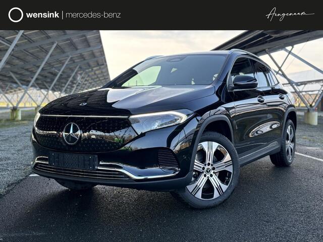Mercedes-Benz EQA 250+ Luxury Line 71 kWh | Panoramadak | Sfeerverlichting | Trekhaak | Parkeercamera | Stoelverwarming |